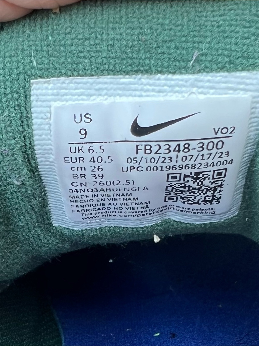Nike Women’s Green and Blue Low-Top Sneakers - Picture 5 of 7